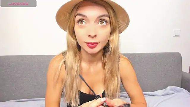 Snapshot of _ellen_meow_ chatting on February 14, 2025, 6:51 pm ellen meow online show from February 14, 2025, 6:51 pm