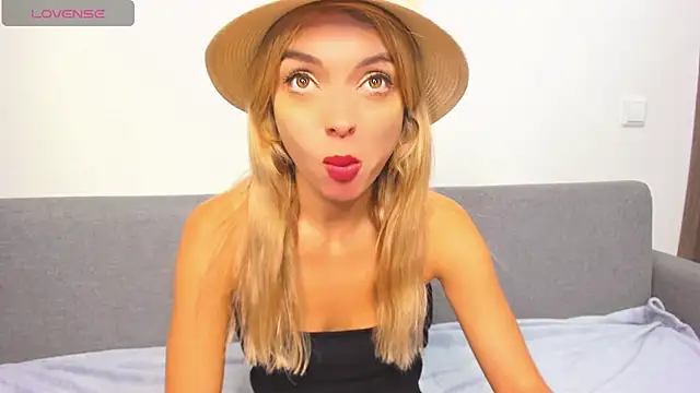 Snapshot of _ellen_meow_ chatting on February 14, 2025, 9:53 pm ellen meow online show from February 14, 2025, 9:53 pm