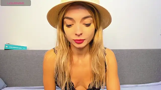 Snapshot of _ellen_meow_ chatting on March 5, 2025, 4:45 am ellen meow online show from March 5, 2025, 4:45 am