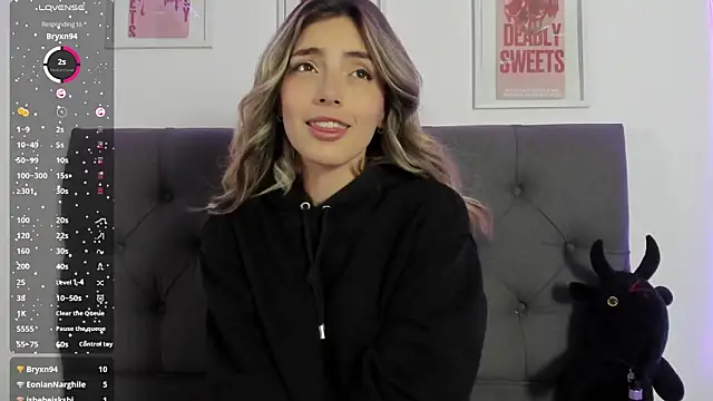 IsadoraGalle  online show from February 17, 2026, 7:09 pm