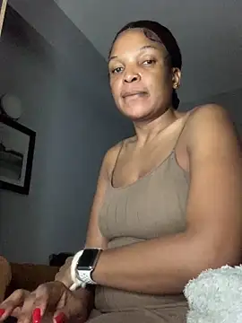 slimcateee online show from March 6, 2025, 4:38 pm