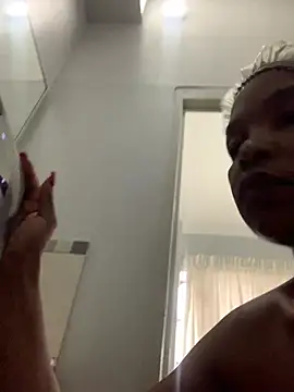 slimcateee online show from March 15, 2025, 2:01 pm