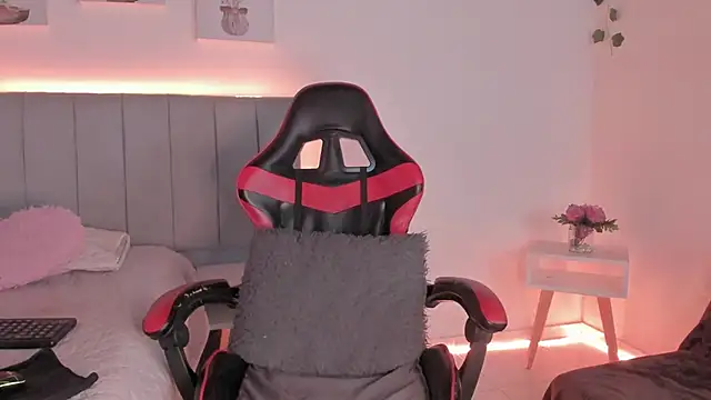 Snapshot of _janiis chatting on October 2, 2025, 12:28 am  janiis online show from October 2, 2025, 12:28 am