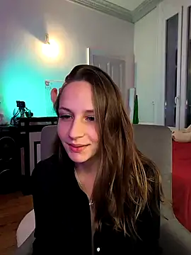emma4xxx online show from December 28, 2024, 8:25 pm