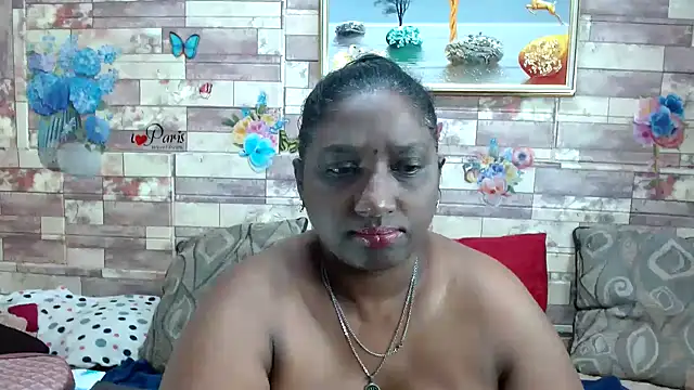 Snapshot of Indian_tracy chatting on September 29, 2025, 8:08 am Indian tracy online show from September 29, 2025, 8:08 am