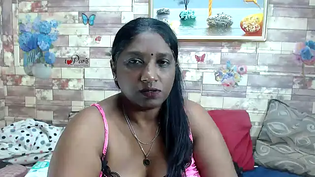 Snapshot of Indian_tracy chatting on October 15, 2025, 10:32 pm Indian tracy online show from October 15, 2025, 10:32 pm