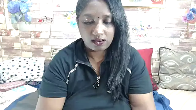 Snapshot of Indian_tracy chatting on October 23, 2025, 12:21 am Indian tracy online show from October 23, 2025, 12:21 am