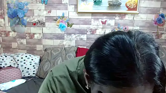 Snapshot of Indian_tracy chatting on October 24, 2025, 10:00 am Indian tracy online show from October 24, 2025, 10:00 am