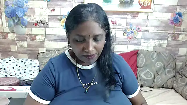 Snapshot of Indian_tracy chatting on October 30, 2025, 7:47 pm Indian tracy online show from October 30, 2025, 7:47 pm