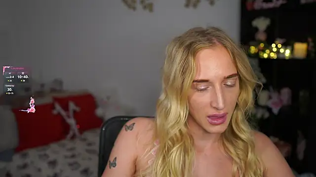 Nicolette  Shea  online show from December 20, 2024, 10:05 am