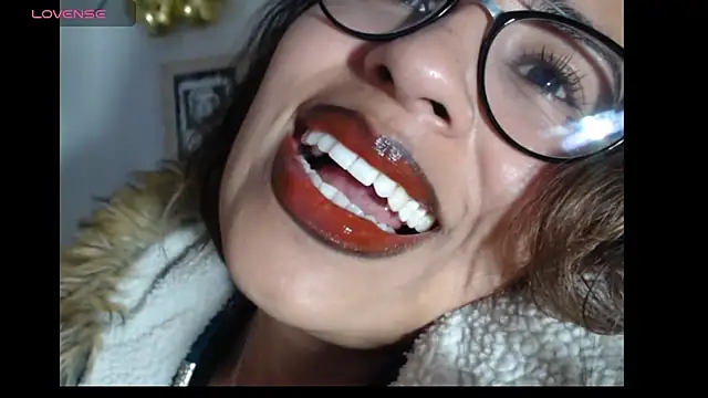 Snapshot of fantasty_nylon chatting on January 23, 2025, 11:15 pm fantasty nylon online show from January 23, 2025, 11:15 pm