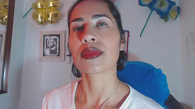 Snapshot of fantasty_nylon chatting on February 4, 2025, 3:15 pm fantasty nylon online show from February 4, 2025, 3:15 pm