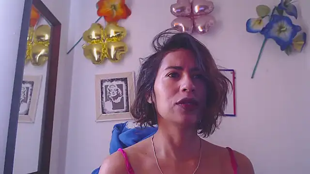 Snapshot of fantasty_nylon chatting on February 13, 2025, 2:20 pm fantasty nylon online show from February 13, 2025, 2:20 pm