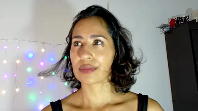 fantasty nylon online show from February 5, 2026, 2:54 pm