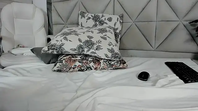 nina pons online show from March 19, 2025, 2:05 am