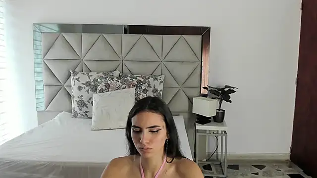 nina pons online show from October 15, 2025, 8:20 pm