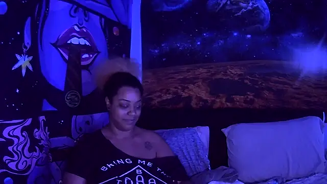 AutumnHart online show from December 12, 2024, 5:04 pm