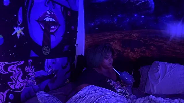 AutumnHart online show from February 9, 2025, 2:07 pm