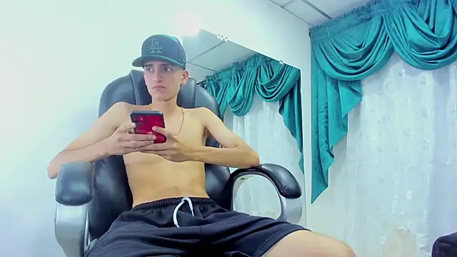 Ethan Booy online show from December 3, 2024, 11:24 pm
