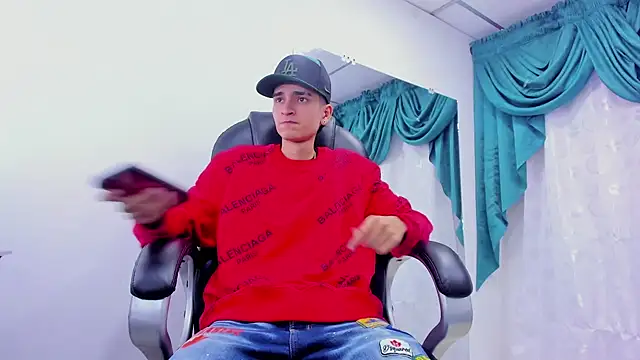Ethan Booy online show from December 21, 2024, 7:38 pm