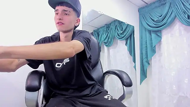 Ethan Booy online show from December 30, 2024, 10:55 pm