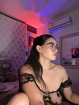 ZarahEvans online show from December 1, 2025, 8:14 pm