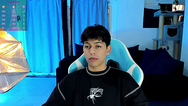 Snapshot of Franco_Rizzo_ chatting on January 7, 2026, 7:49 pm Franco Rizzo online show from January 7, 2026, 7:49 pm