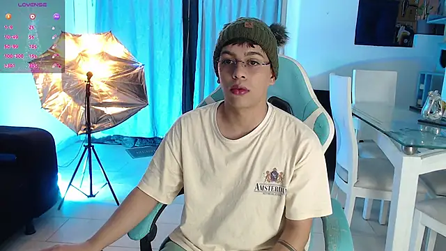 Snapshot of Franco_Rizzo_ chatting on February 26, 2026, 9:25 pm Franco Rizzo online show from February 26, 2026, 9:25 pm