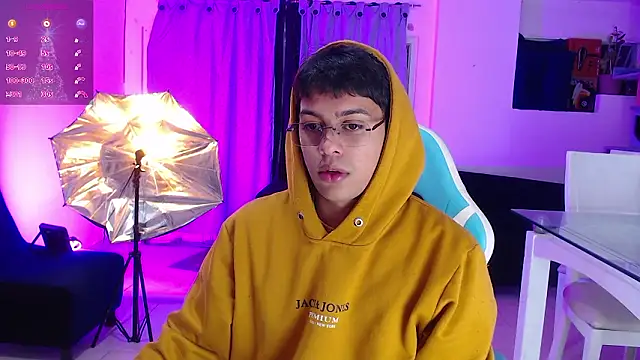 Snapshot of Franco_Rizzo_ chatting on March 1, 2026, 12:12 am Franco Rizzo online show from March 1, 2026, 12:12 am