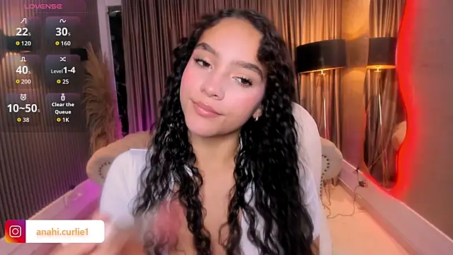 Snapshot of anahi_curlie1 chatting on June 24, 2026, 11:31 am anahi curlie1 online show from June 24, 2026, 11:31 am