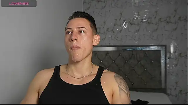 Muscle King Cum online show from May 6, 2026, 1:49 pm