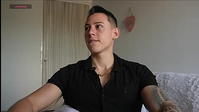 Muscle King Cum online show from June 2, 2026, 1:24 pm