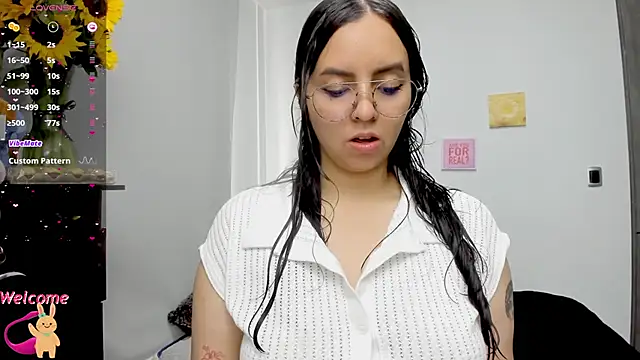 Snapshot of Valery7rose_ chatting on September 15, 2025, 2:28 pm Valery7rose  online show from September 15, 2025, 2:28 pm