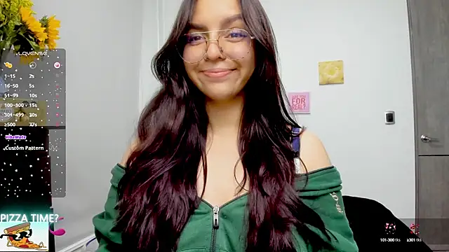 Snapshot of Valery7rose_ chatting on September 18, 2025, 9:39 pm Valery7rose  online show from September 18, 2025, 9:39 pm