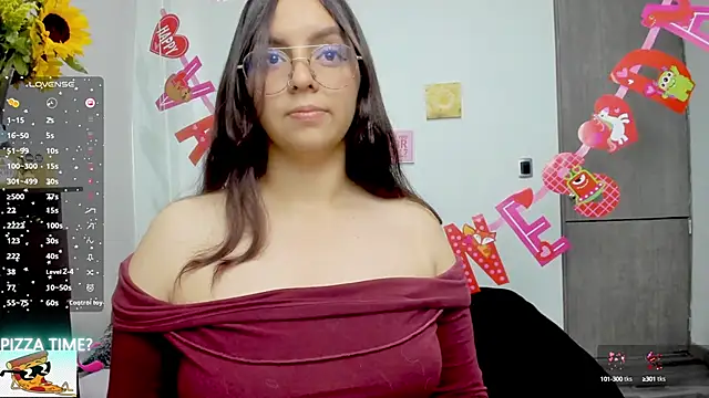 Snapshot of Valery7rose_ chatting on September 19, 2025, 9:26 pm Valery7rose  online show from September 19, 2025, 9:26 pm