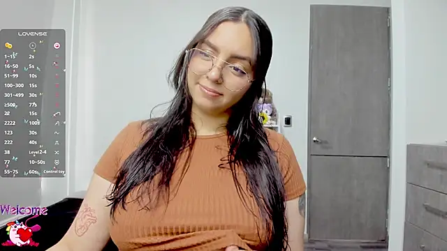 Snapshot of Valery7rose_ chatting on October 5, 2025, 2:26 pm Valery7rose  online show from October 5, 2025, 2:26 pm