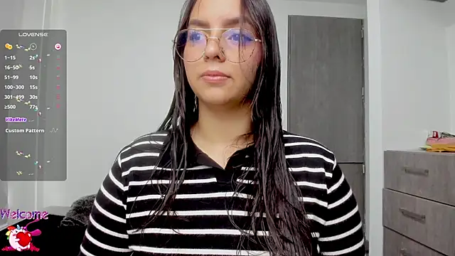 Snapshot of Valery7rose_ chatting on October 7, 2025, 2:58 pm Valery7rose  online show from October 7, 2025, 2:58 pm