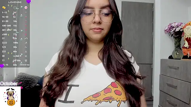 Snapshot of Valery7rose_ chatting on October 16, 2025, 2:29 pm Valery7rose  online show from October 16, 2025, 2:29 pm