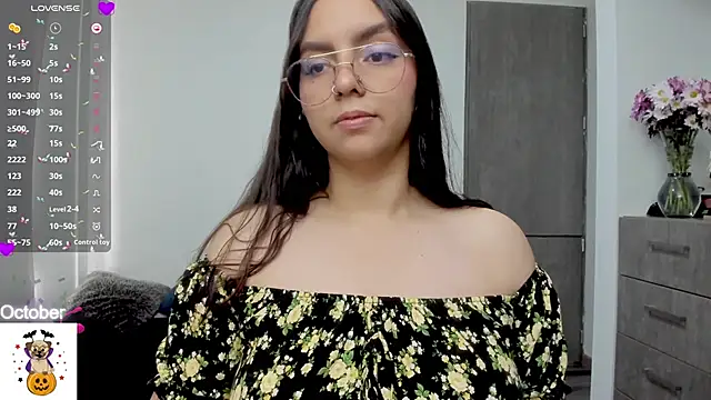 Snapshot of Valery7rose_ chatting on October 17, 2025, 2:08 pm Valery7rose  online show from October 17, 2025, 2:08 pm