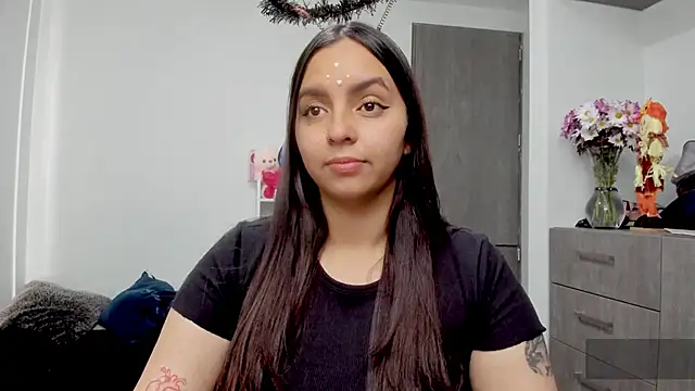 Snapshot of Valery7rose_ chatting on October 19, 2025, 3:34 pm Valery7rose  online show from October 19, 2025, 3:34 pm