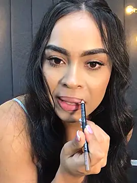 Snapshot of JuanaSimons chatting on December 18, 2024, 1:05 am JuanaSimons online show from December 18, 2024, 1:05 am