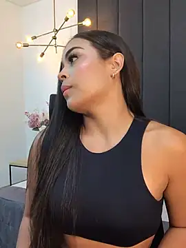 Snapshot of JuanaSimons chatting on January 23, 2025, 2:23 am JuanaSimons online show from January 23, 2025, 2:23 am