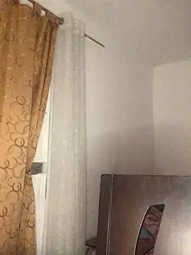 Snapshot of JuanaSimons chatting on October 10, 2025, 1:37 am JuanaSimons online show from October 10, 2025, 1:37 am