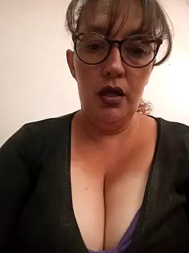 saraqueen   online show from December 10, 2024, 7:43 pm