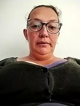 saraqueen   online show from December 15, 2024, 5:53 pm