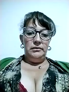 saraqueen   online show from January 3, 2025, 3:05 am