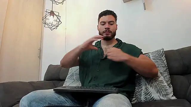 Snapshot of SebastianVilla_ chatting on December 28, 2024, 11:48 pm SebastianVilla  online show from December 28, 2024, 11:48 pm