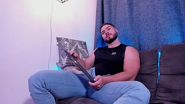 Snapshot of SebastianVilla_ chatting on February 11, 2025, 11:22 pm SebastianVilla  online show from February 11, 2025, 11:22 pm