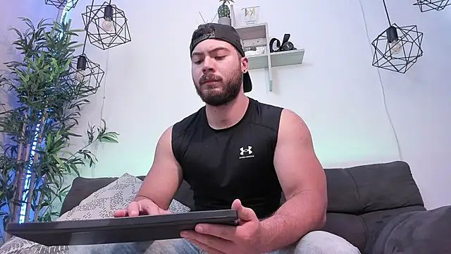 Snapshot of SebastianVilla_ chatting on March 4, 2025, 9:11 pm SebastianVilla  online show from March 4, 2025, 9:11 pm