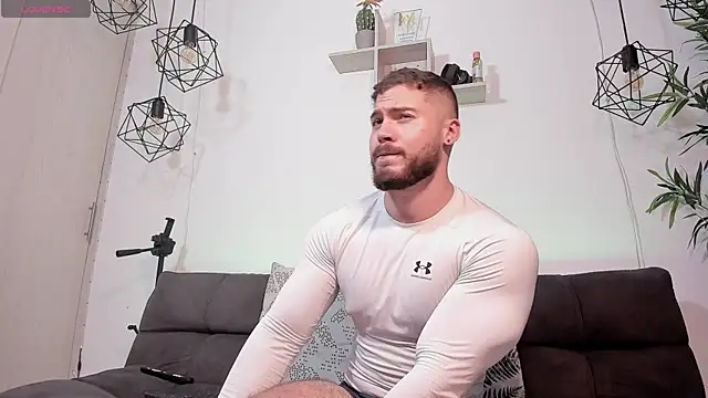 Snapshot of SebastianVilla_ chatting on March 10, 2025, 9:18 pm SebastianVilla  online show from March 10, 2025, 9:18 pm